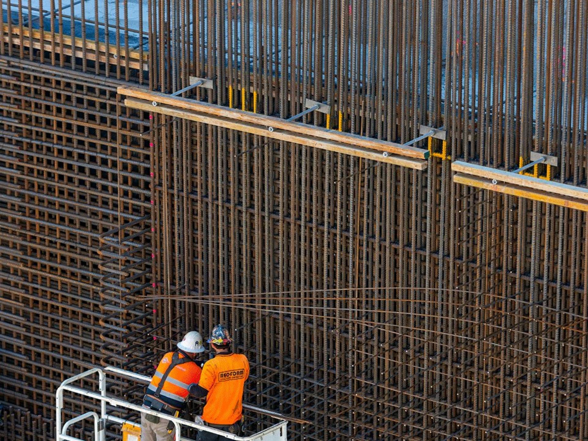 Reinforced earth retaining wall construction at the Beams Road project site